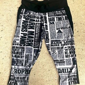 Lotus Leggings Harry Potter Daily Prophet Capris L